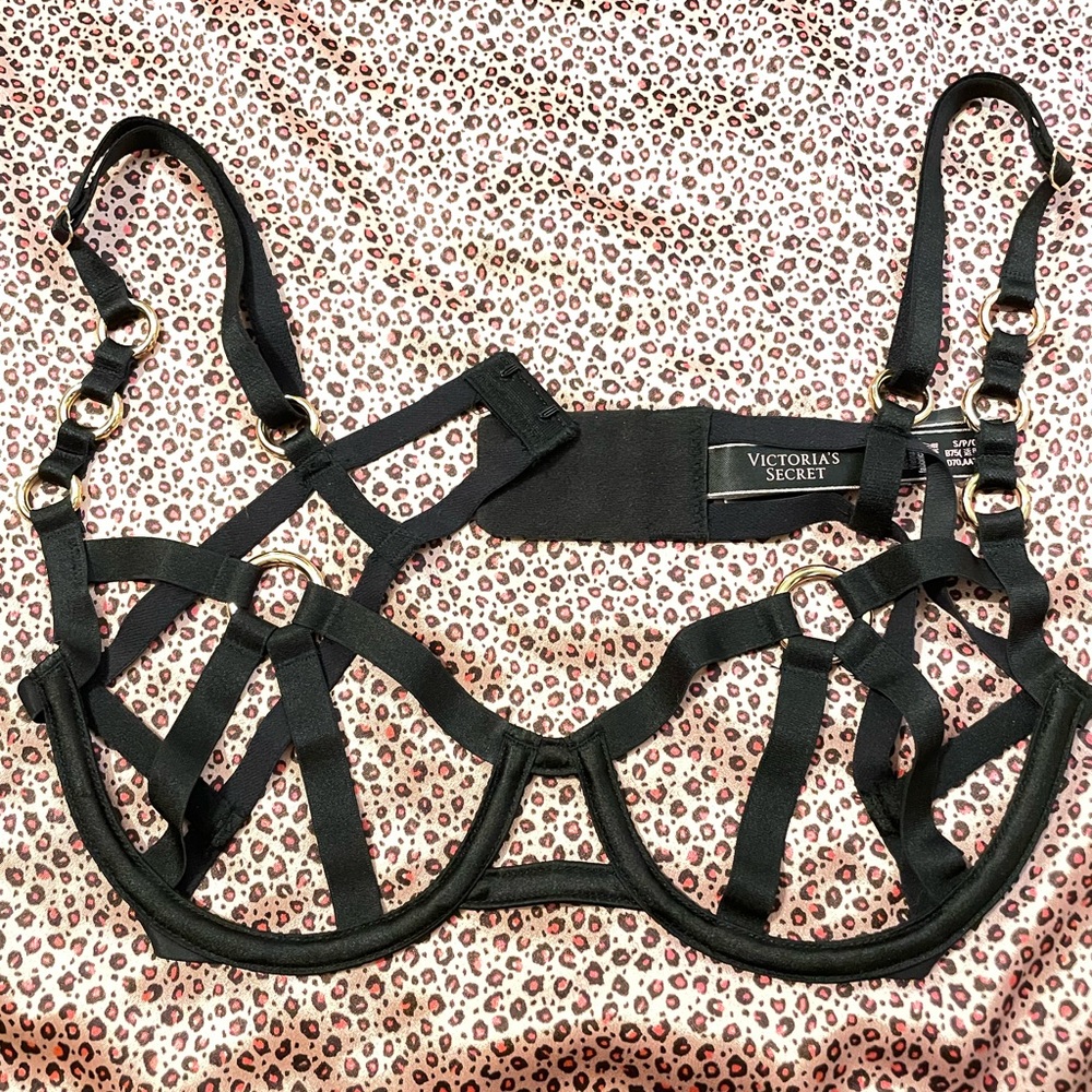 NWT Victoria’s Secret Very Sexy Unlined Balconet Caged Bra